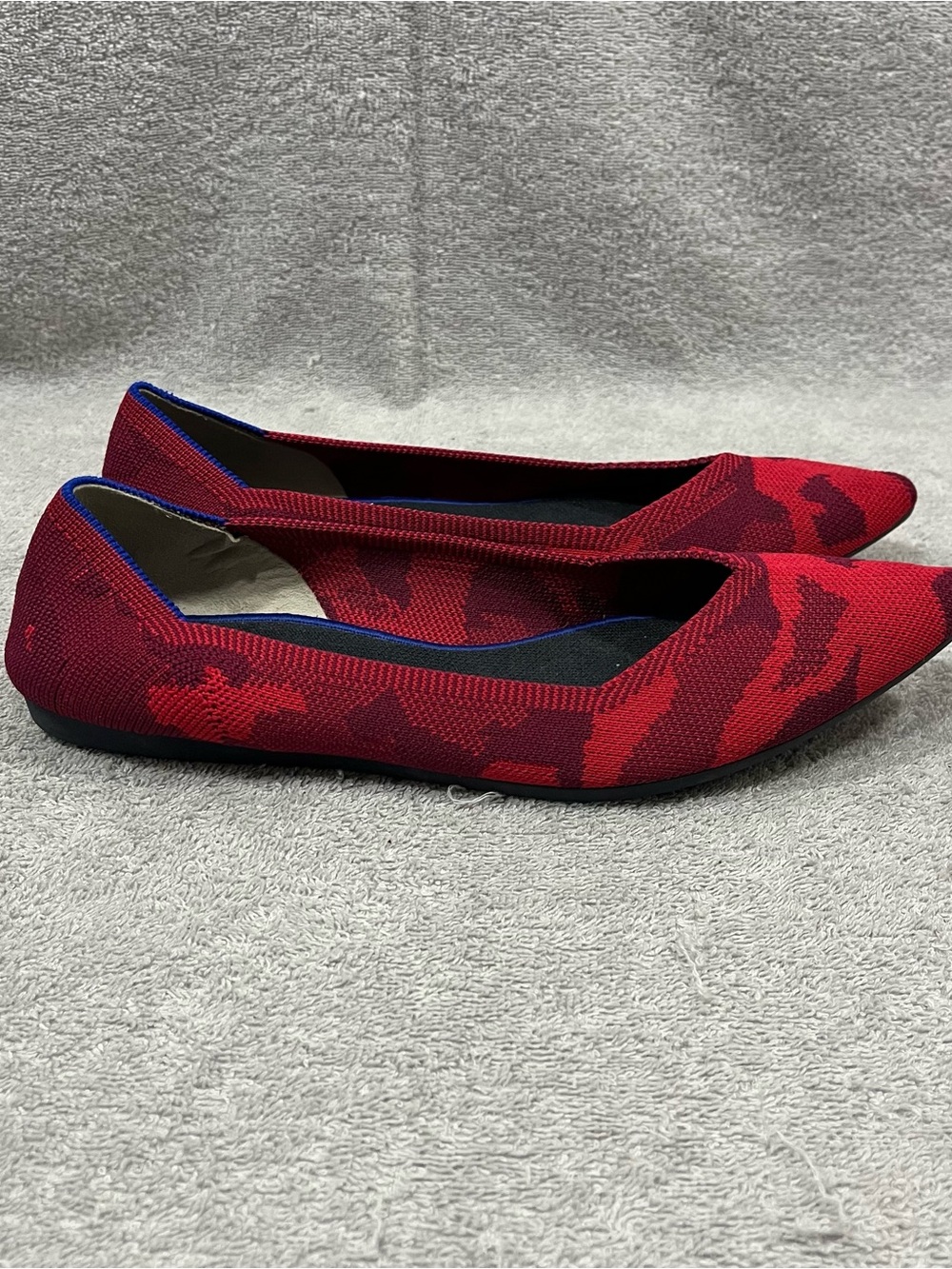 Rothy’s The Point Red Camo Flats Shoes Size 9 Loafers Ballet Retired Limited Ed.